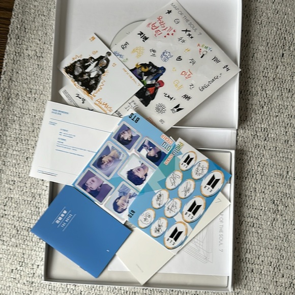 BTS map of the soul album - Picture 4 of 4